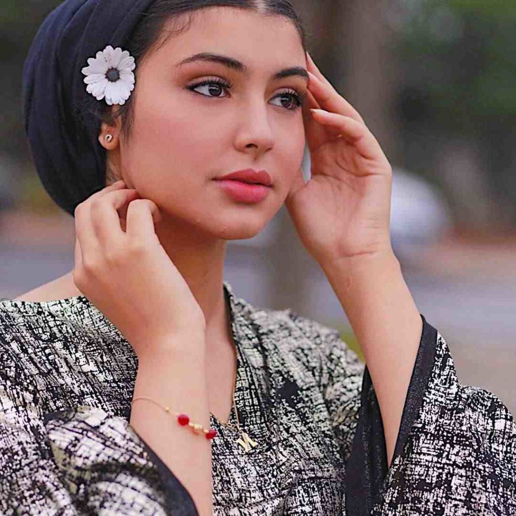 Persian women features