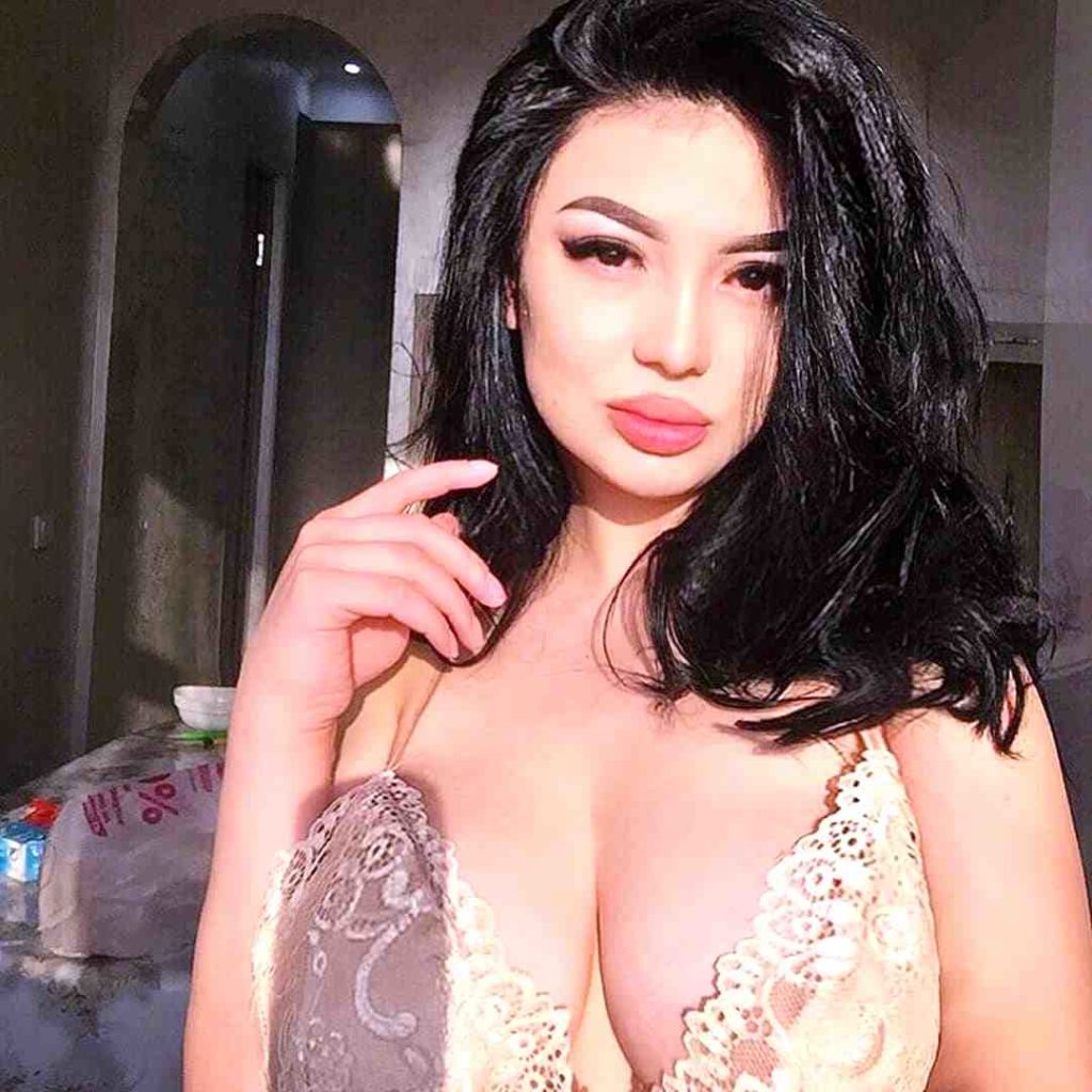 mujer kazaja caliente