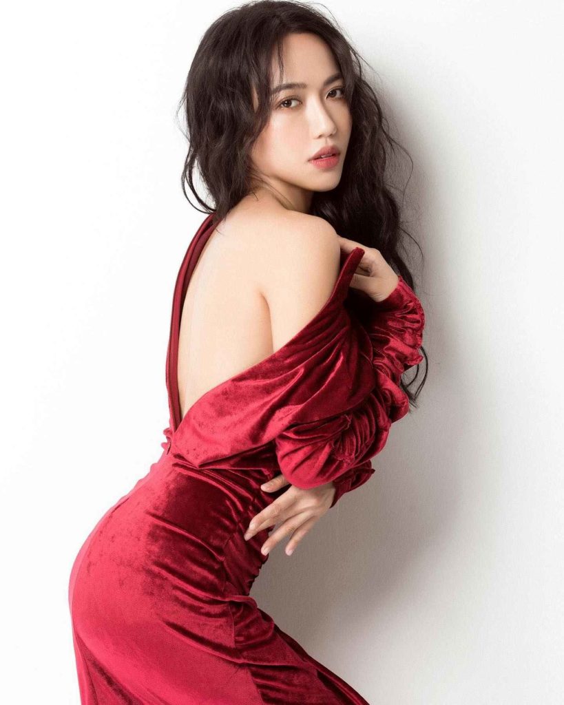 Top 20 Hottest and Sexiest Vietnamese Women in 2024