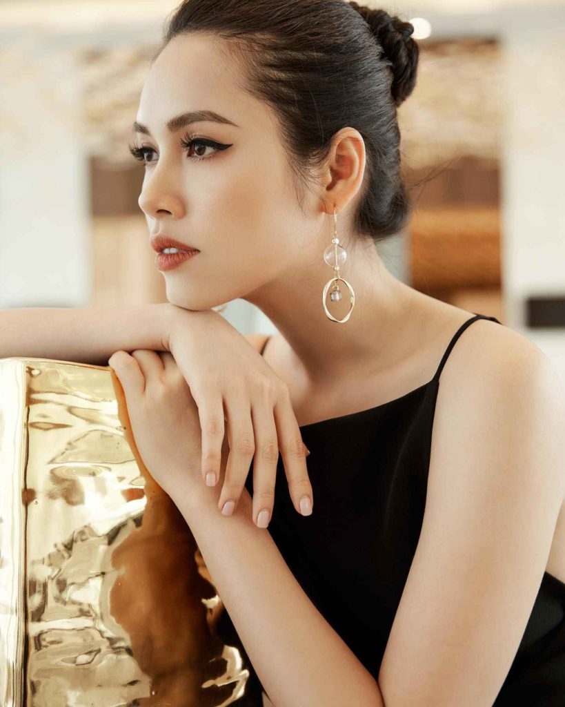 Top 20 Hottest and Sexiest Vietnamese Women in 2024